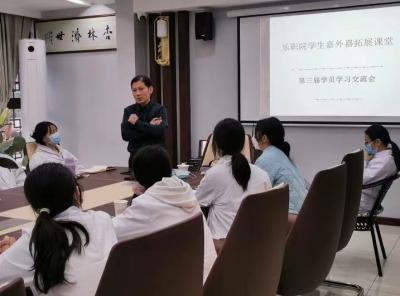 樂職院學生到門診部學習10-29-2